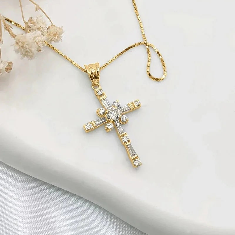 Collar con cruz de circonita de 16" (oro)