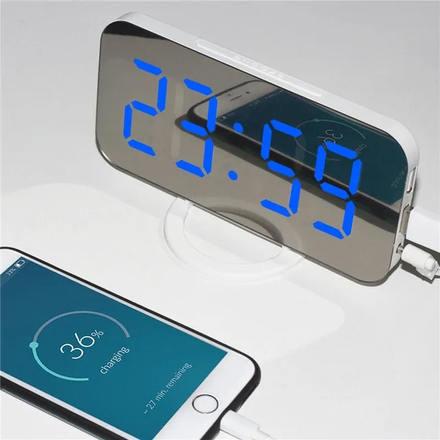 Reloj despertador digital con pantalla LED y 2 puertos de salida USB