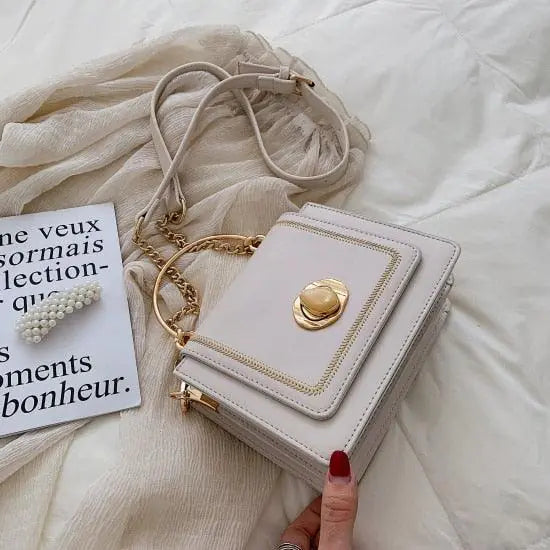 Bolso bandolera de estilo fashionista