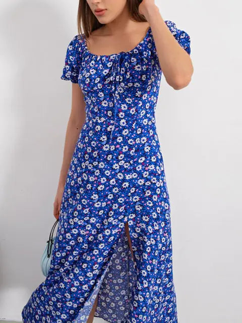Vestido de fiesta cruzado hasta la cadera con manga corta y estampado floral