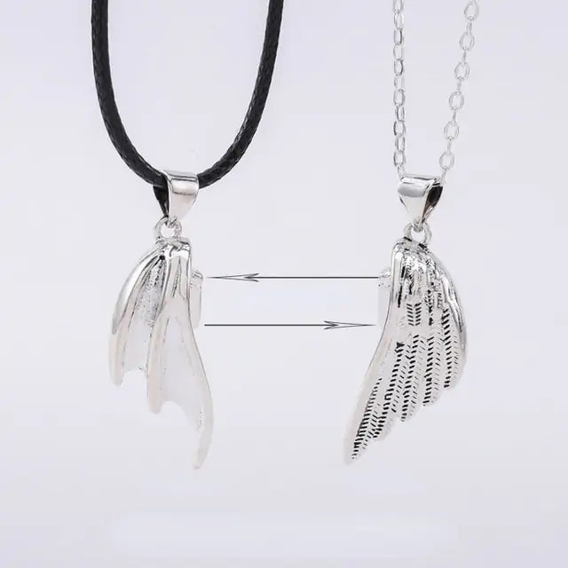Collar de amantes con par de alas