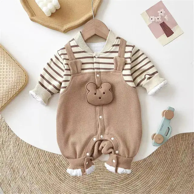 Adorable mameluco de oso para bebés