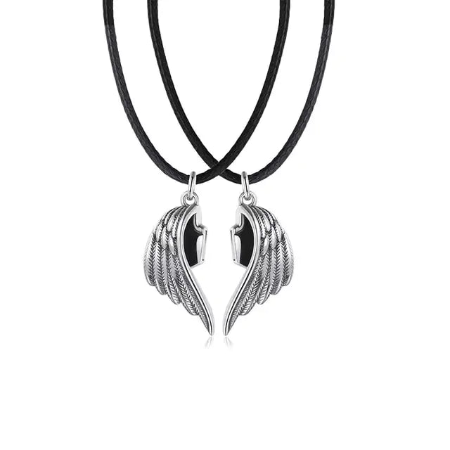 Collar de amantes con par de alas