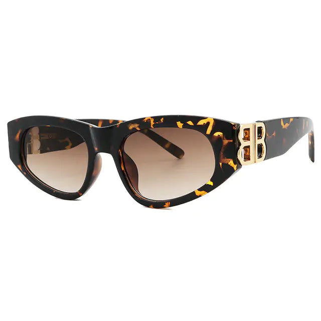 Gafas retro con lentes de color negro