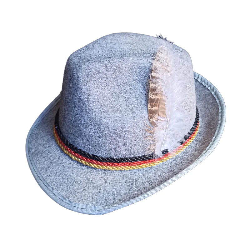 Sombreros alpinos con plumas