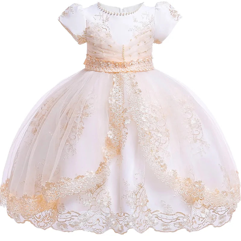 Vestido de niña con bordado de cuentas
