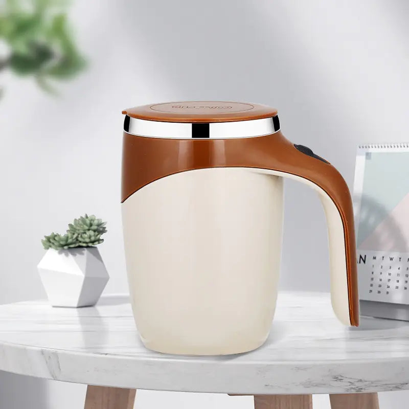 Taza de café automática recargable con agitador