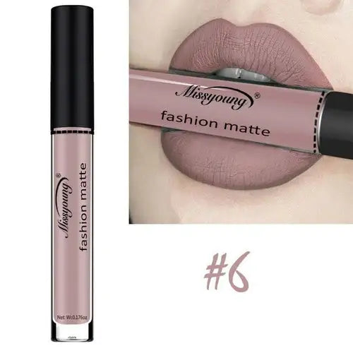 Lápiz labial mate de marca Makeup