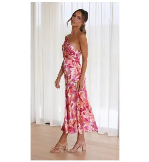 Elegante vestido midi de un solo hombro con estampado floral