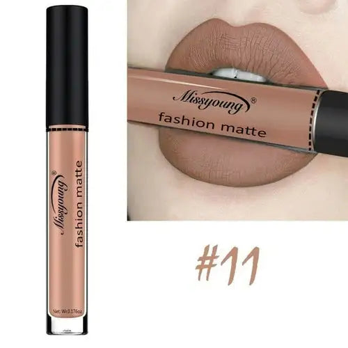 Lápiz labial mate de marca Makeup