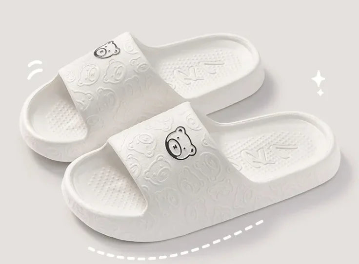 Lindas pantuflas de oso para mujer