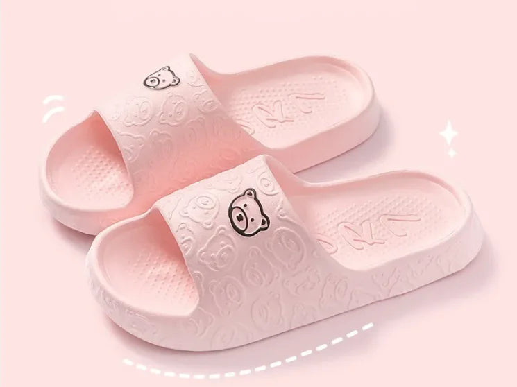 Lindas pantuflas de oso para mujer