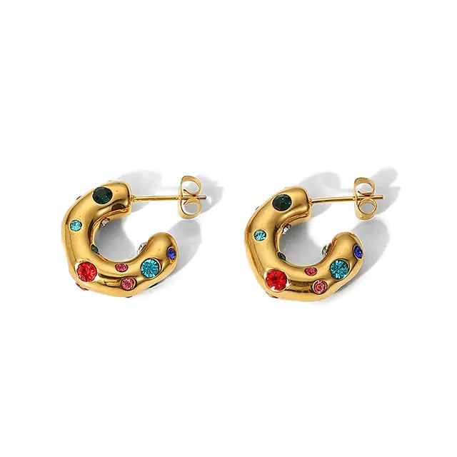 Pendientes de aro con forma de martillo y circonitas en forma de CC de Uworld