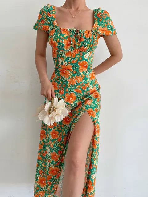 Vestido de fiesta cruzado hasta la cadera con manga corta y estampado floral