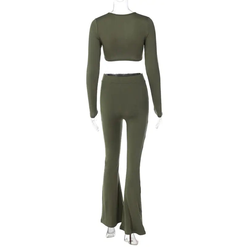 Conjunto de pantalones acampanados de canalé