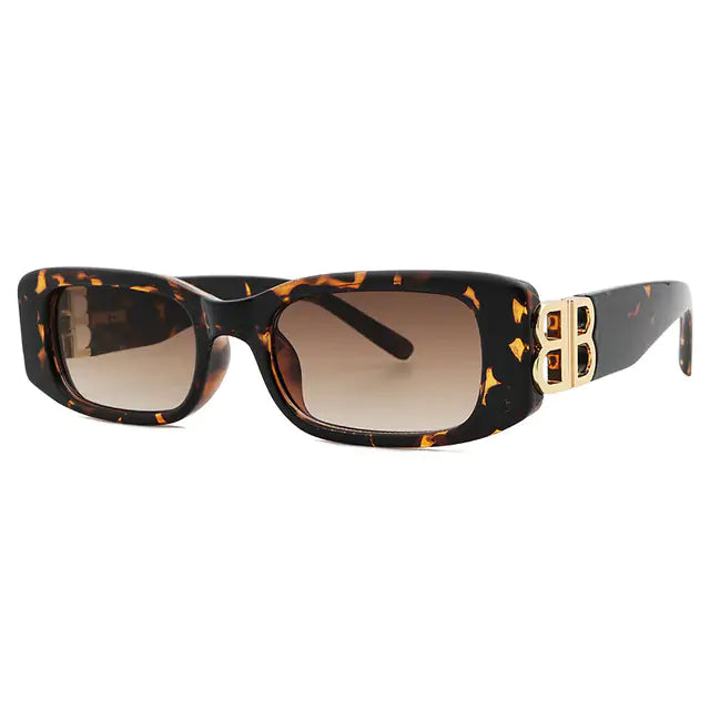 Gafas retro con lentes de color negro