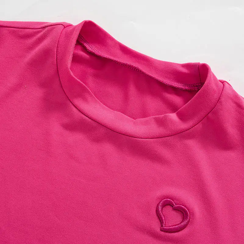 Vestido mini ajustado con bordado de corazones