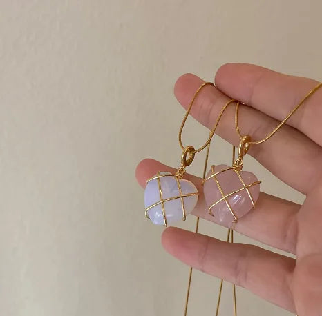 Collar con colgante de corazón de princesa de dibujos animados