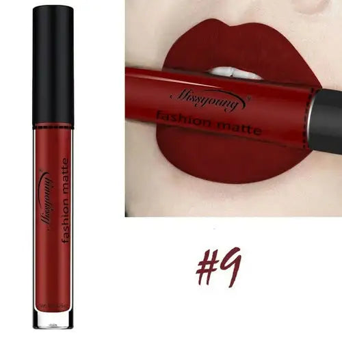 Lápiz labial mate de marca Makeup