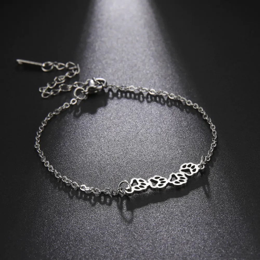 Pulsera de mano con forma de pata de animal