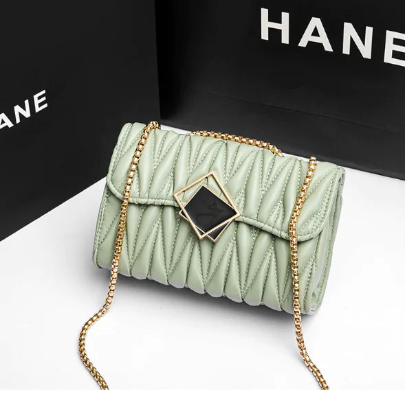 Bolso bandolera de estilo fashionista