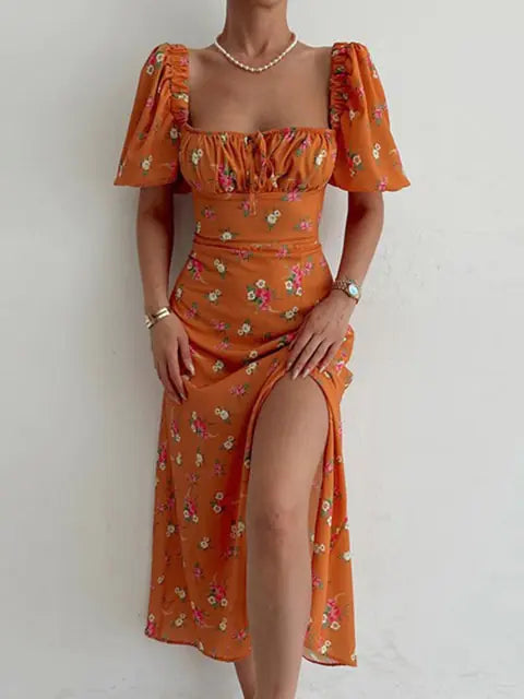 Vestido de fiesta cruzado hasta la cadera con manga corta y estampado floral