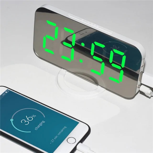 Reloj despertador digital con pantalla LED y 2 puertos de salida USB