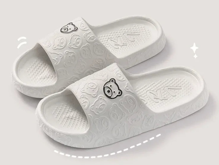 Lindas pantuflas de oso para mujer