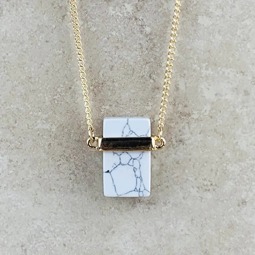 Collar de piedra de mármol natural