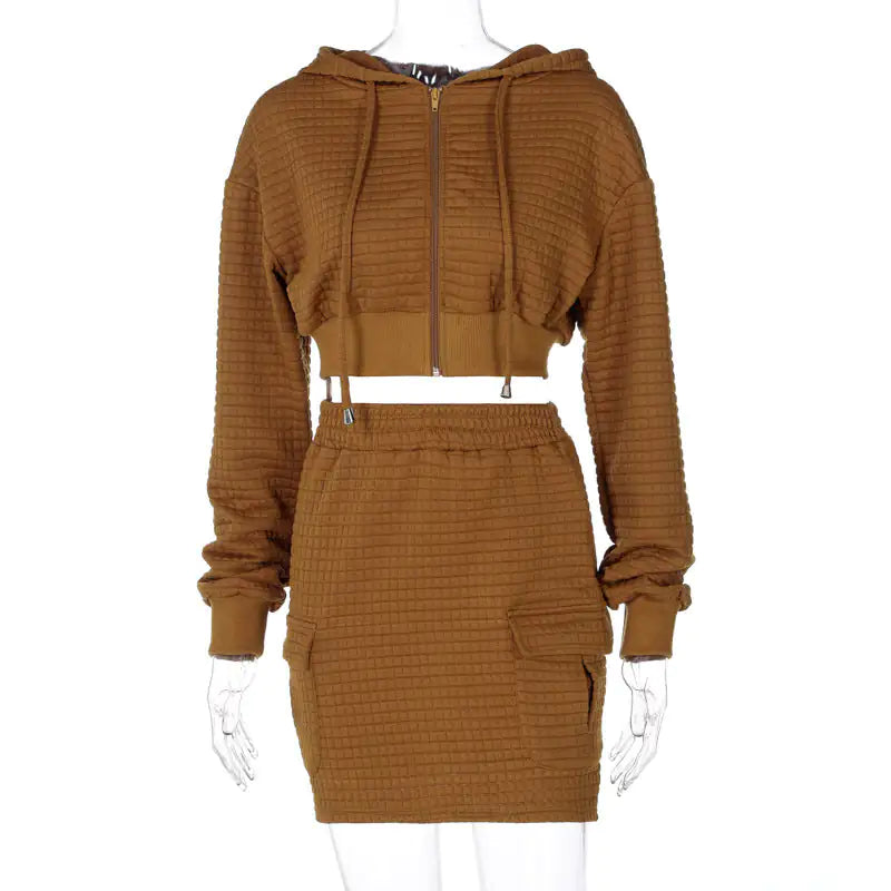 Conseguir el conjunto de falda con capucha y textura THIQUE