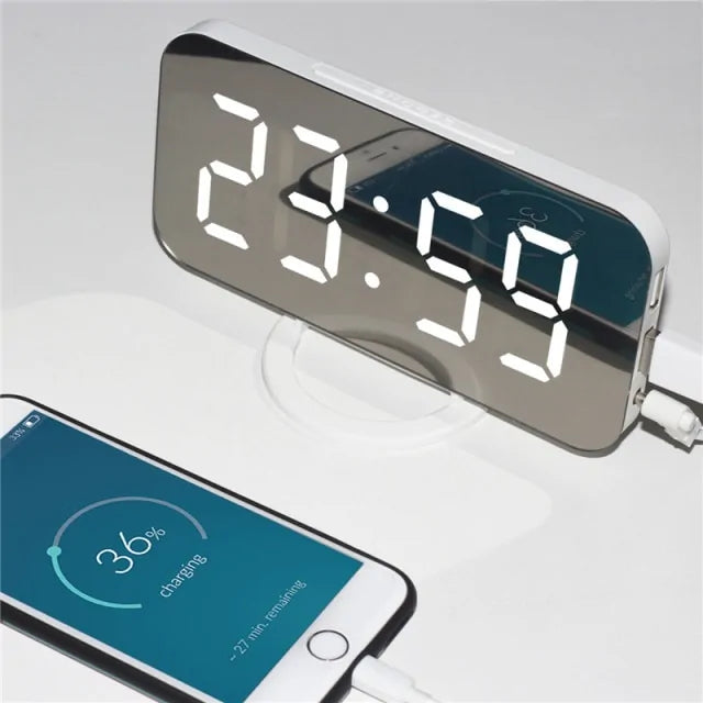 Reloj despertador digital con pantalla LED y 2 puertos de salida USB