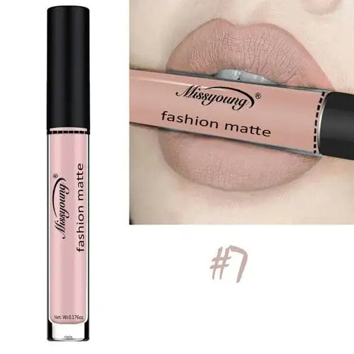 Lápiz labial mate de marca Makeup