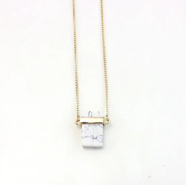 Collar de piedra de mármol natural