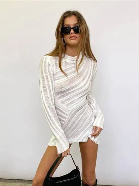 Hilos susurrantes: estilo chic en la calle Ivory