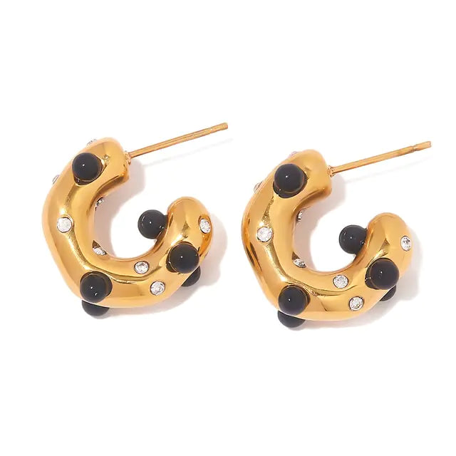 Pendientes de aro con forma de martillo y circonitas en forma de CC de Uworld