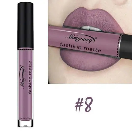 Lápiz labial mate de marca Makeup