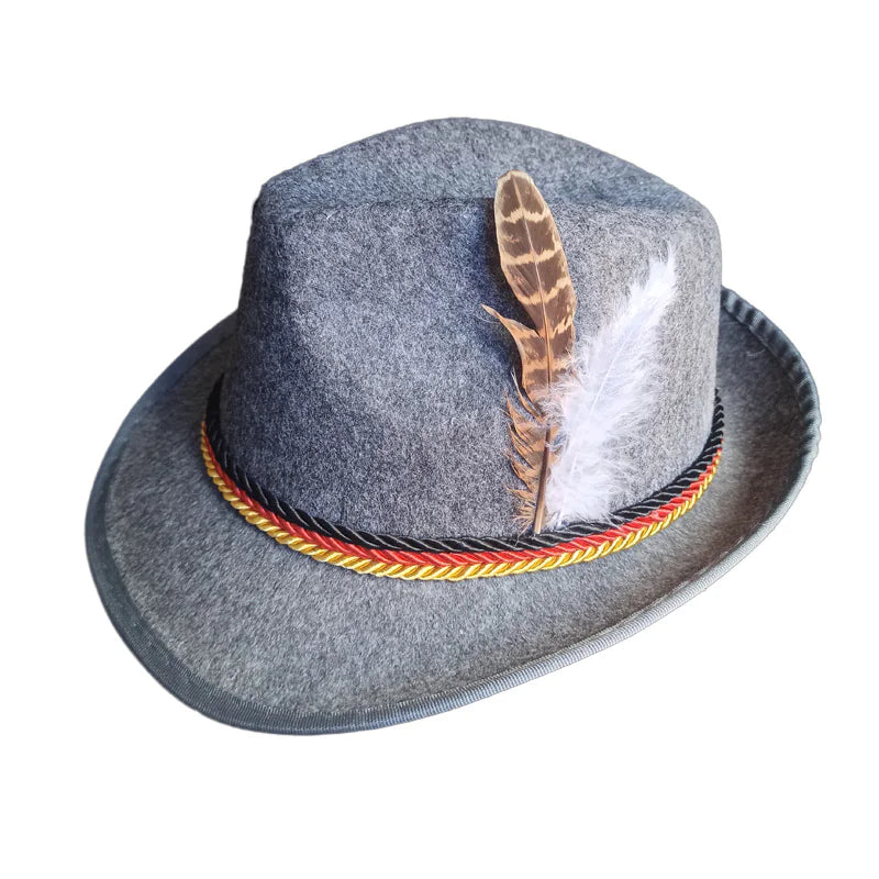 Sombreros alpinos con plumas