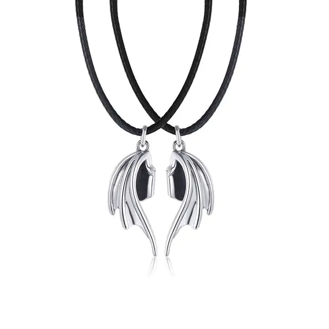 Collar de amantes con par de alas
