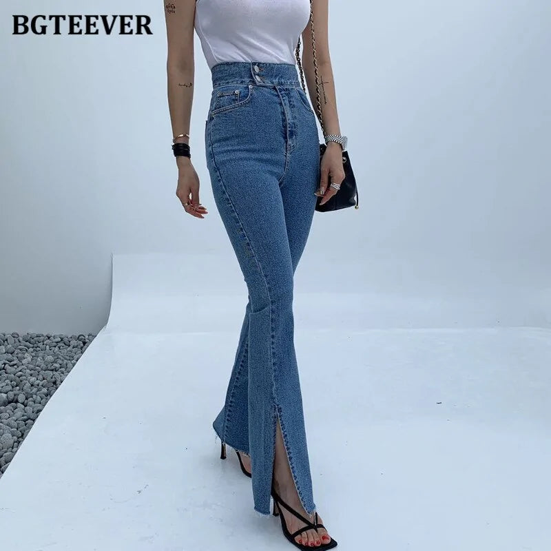 Pantalones vaqueros acampanados con doble botón para mujer