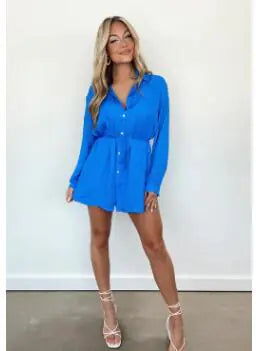 Vestido de noche tipo mameluco cubierto de satén
