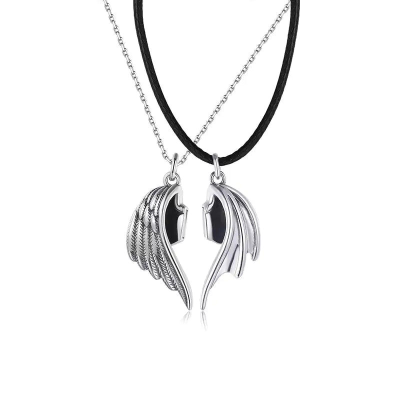 Collar de amantes con par de alas
