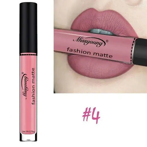 Lápiz labial mate de marca Makeup