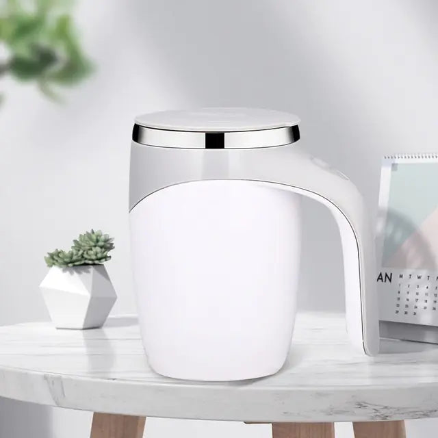 Taza de café automática recargable con agitador
