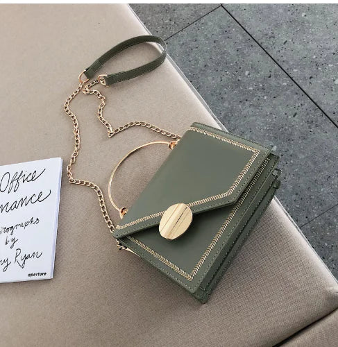 Bolso bandolera de estilo fashionista