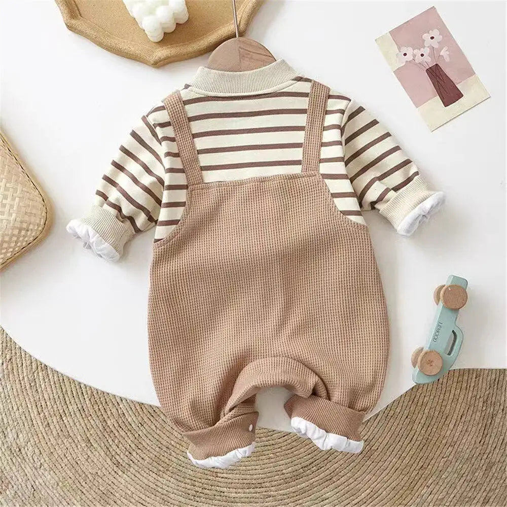 Adorable mameluco de oso para bebés
