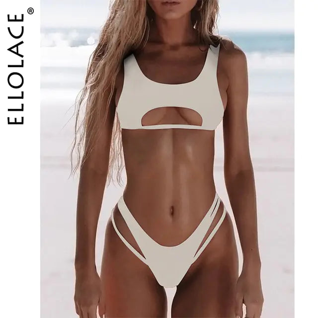 Traje de baño micro con escote alto y aberturas