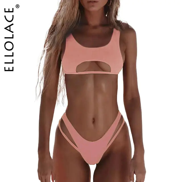 Traje de baño micro con escote alto y aberturas