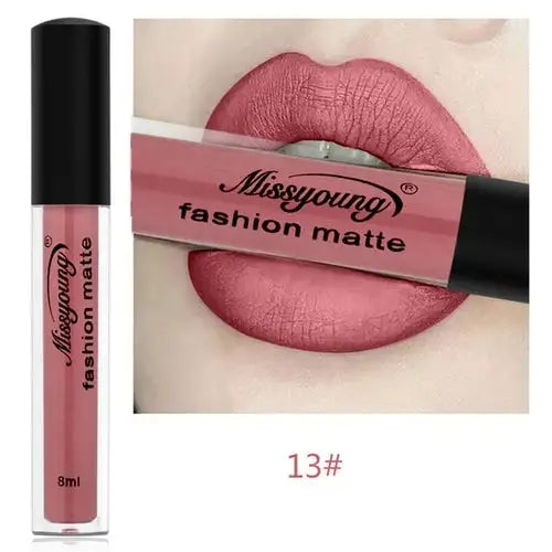 Lápiz labial mate de marca Makeup